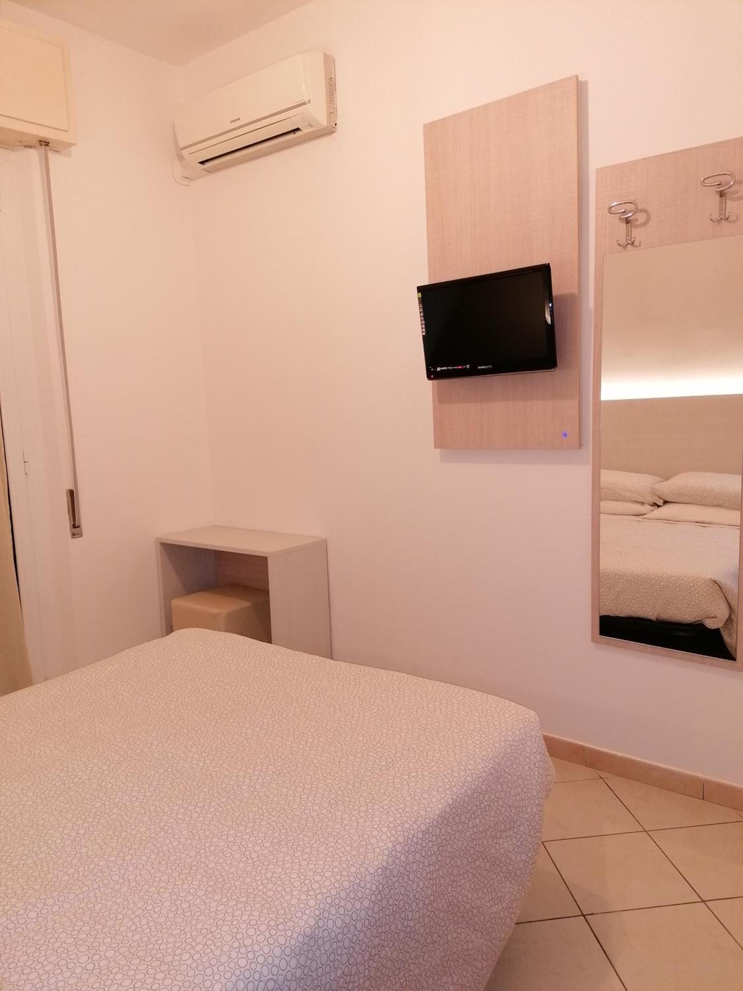 Hotel Andrea'S Ρίμινι Δωμάτιο φωτογραφία